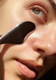 Lymphatic Drainage Sculpting facial