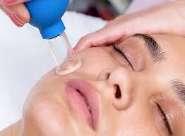 Lymphatic Drainage Sculpting facial