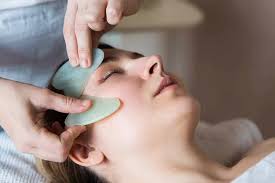 Lymphatic Drainage Sculpting facial